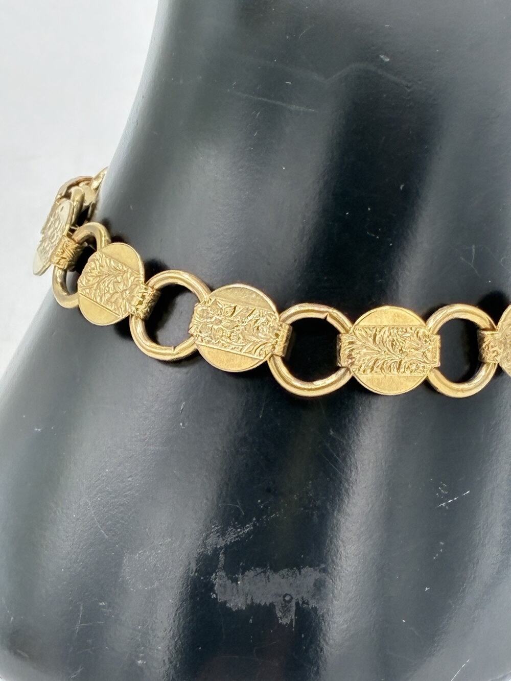 Sarah Coventry Vintage Gold Tone Etched Floral Disc and Ring Link Bracelet 7.5in
